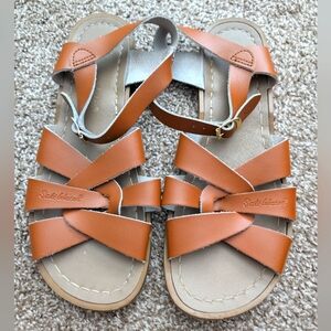 Saltwater sandals size 8 (adult) cognac leather